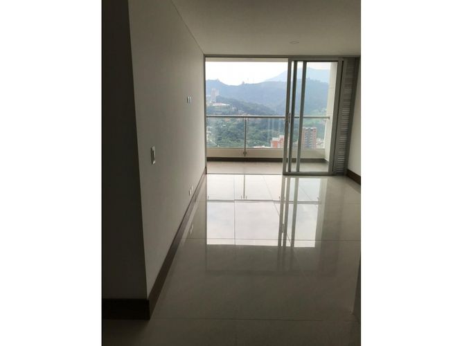 Apartamento de 2 alcobas en venta en Las Lomitas, Sabaneta, 78 m² · foto 3 de 15