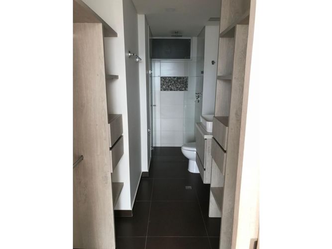 Apartamento de 2 alcobas en venta en Las Lomitas, Sabaneta, 78 m² · foto 7 de 15