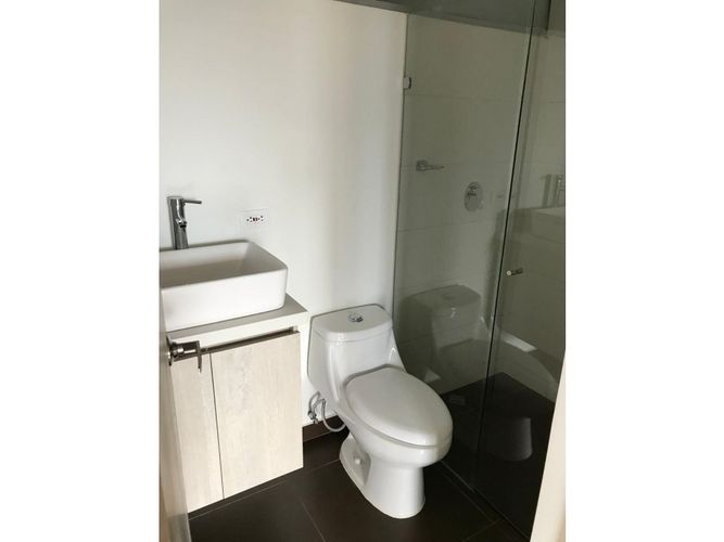 Apartamento de 2 alcobas en venta en Las Lomitas, Sabaneta, 78 m² · foto 9 de 15