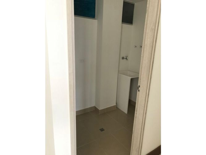 Apartamento de 2 alcobas en venta en Las Lomitas, Sabaneta, 78 m² · foto 10 de 15