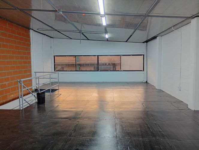 Bodega en arriendo en Noel, Medellín, 230 m² · foto 6 de 9