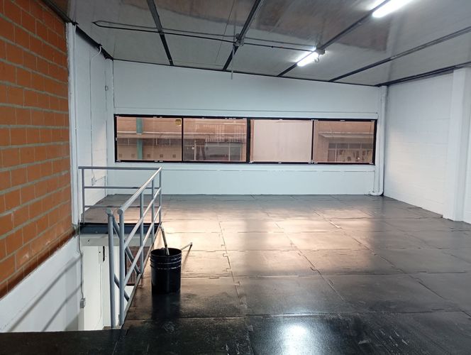 Bodega en arriendo en Noel, Medellín, 230 m² · foto 7 de 9