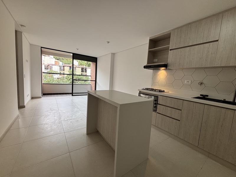 Apartamento en arriendo en Señorial, Envigado · foto 3 de 13