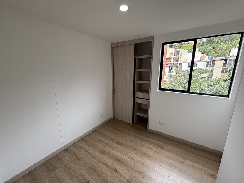 Apartamento en arriendo en Señorial, Envigado · foto 5 de 13