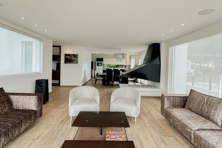 Casa de 3 alcobas en venta en Yerbabonita Bosque Nativo, Sopó, 353 m² · foto 2 de 24