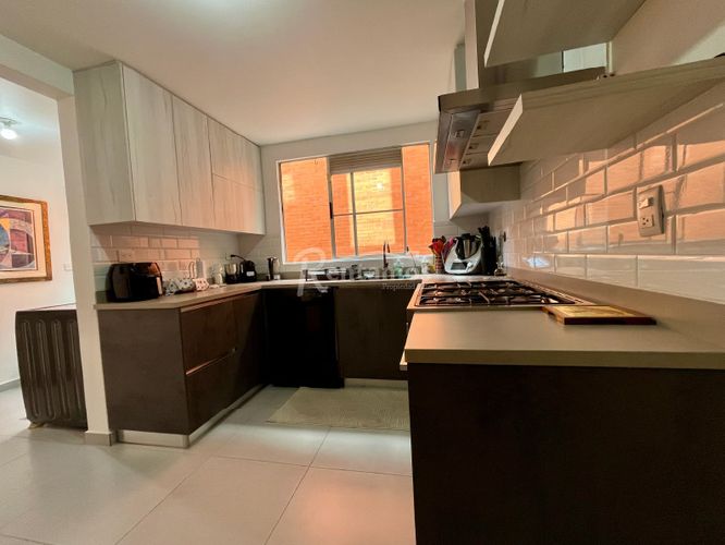 Casa de 4 alcobas en venta en Zuñiga, Medellín, 280 m² · foto 3 de 24