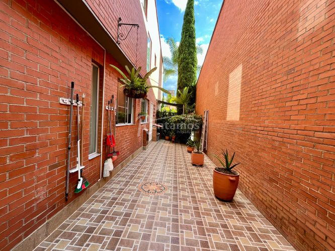 Casa de 4 alcobas en venta en Zuñiga, Medellín, 280 m² · foto 23 de 24