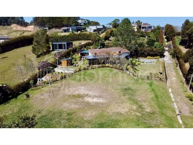 Casa de 3 alcobas en venta en Vía Las Palmas, Envigado, 300 m² · foto 2 de 23
