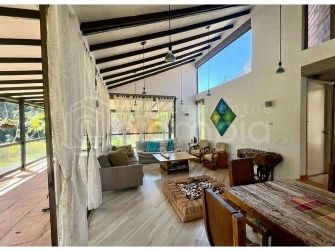 Casa de 3 alcobas en venta en Vía Las Palmas, Envigado, 300 m² · foto 8 de 23
