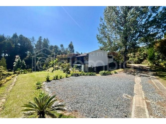 Casa de 3 alcobas en venta en Vía Las Palmas, Envigado, 300 m² · foto 21 de 23