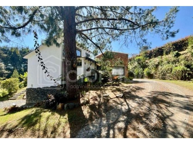 Casa de 3 alcobas en venta en Vía Las Palmas, Envigado, 300 m² · foto 22 de 23