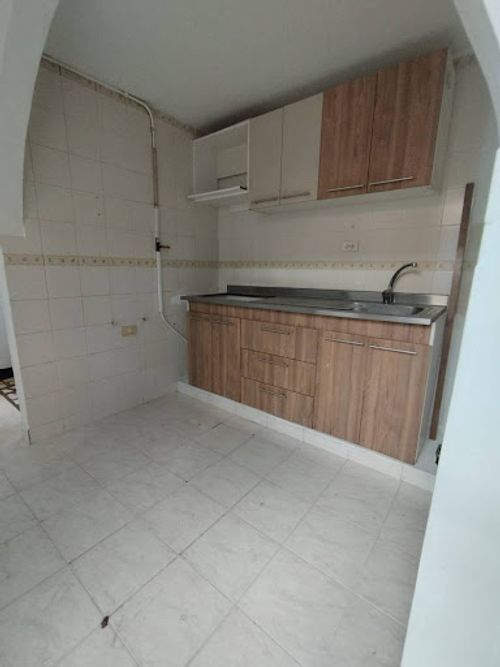Casa de 4 alcobas en venta en Prados De Sabaneta, Sabaneta, 100 m² · foto 4 de 11