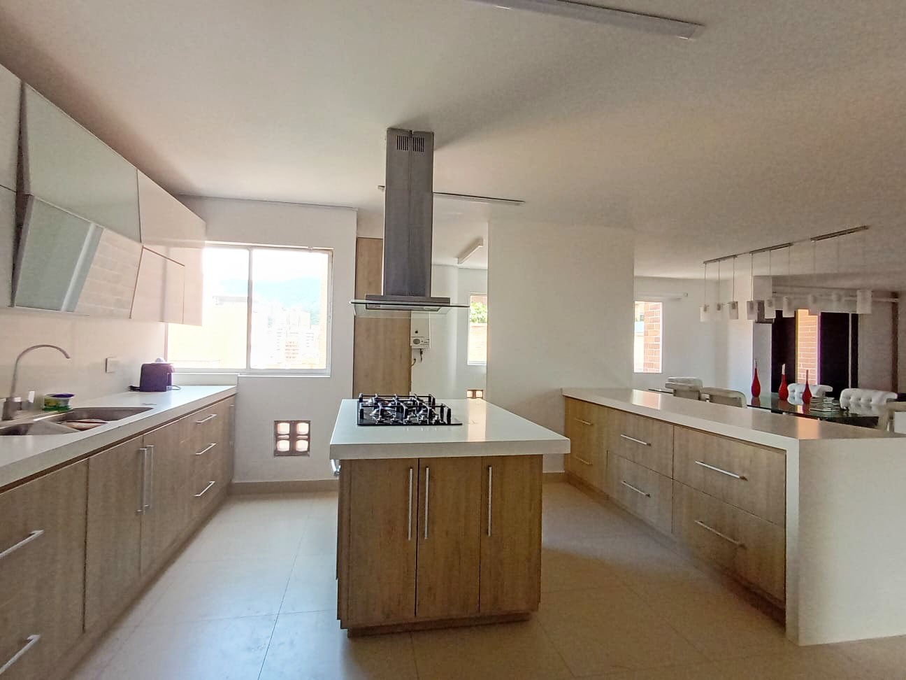 Apartamento en arriendo en Laureles, Medellín · foto 3 de 18