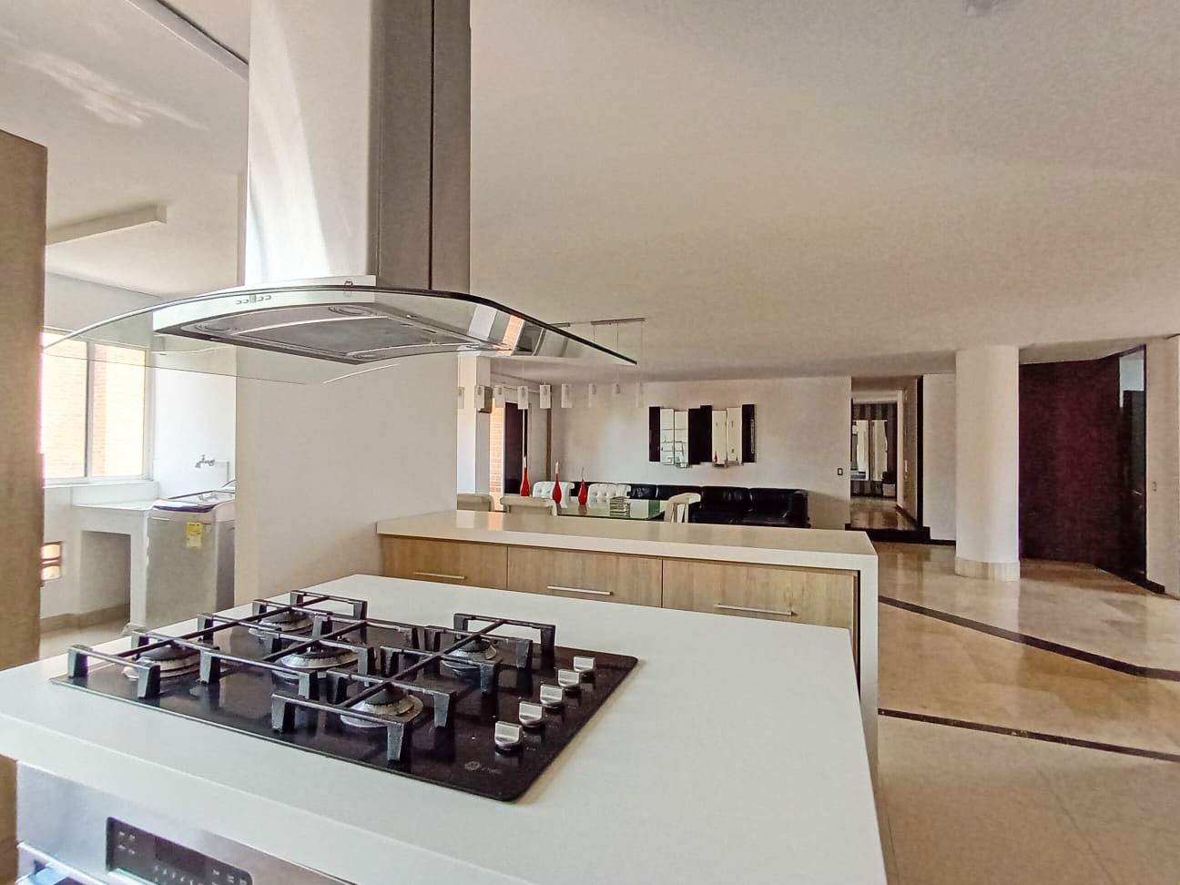 Apartamento en arriendo en Laureles, Medellín · foto 4 de 18