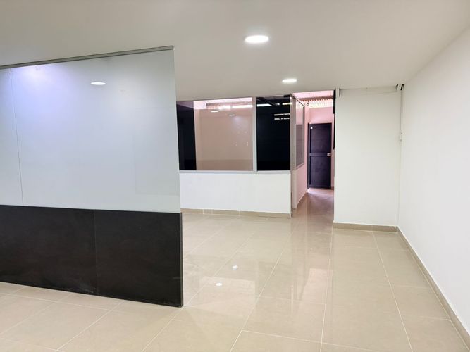 Oficina en arriendo en El Poblado, Medellín, 110 m² · foto 12 de 14