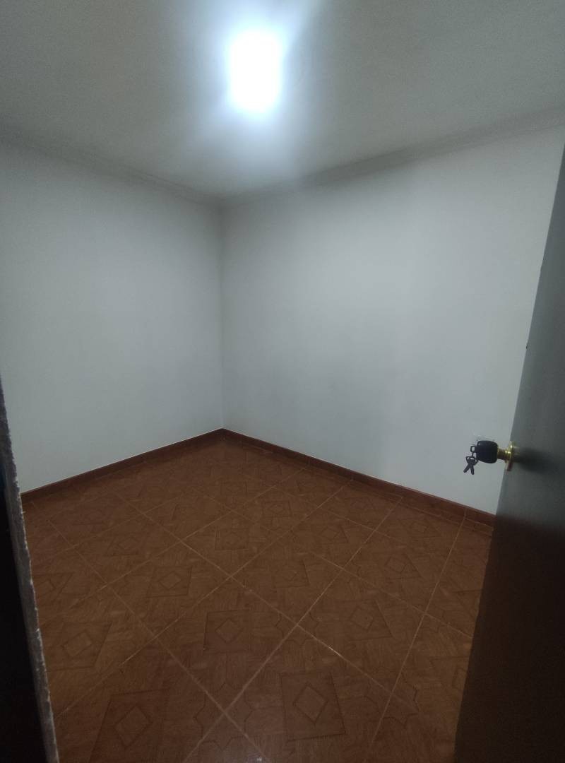 Casa en venta en El Carmelo, Bogotá · foto 7 de 17
