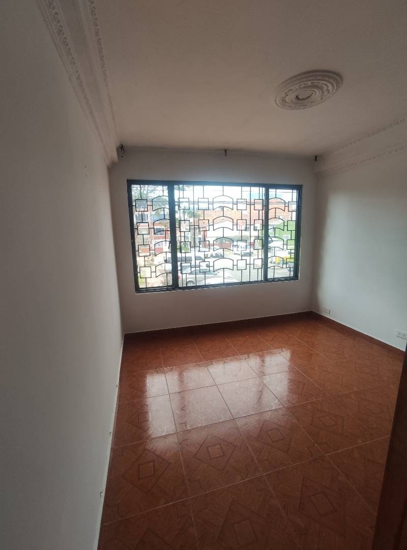 Casa en venta en El Carmelo, Bogotá · foto 8 de 17