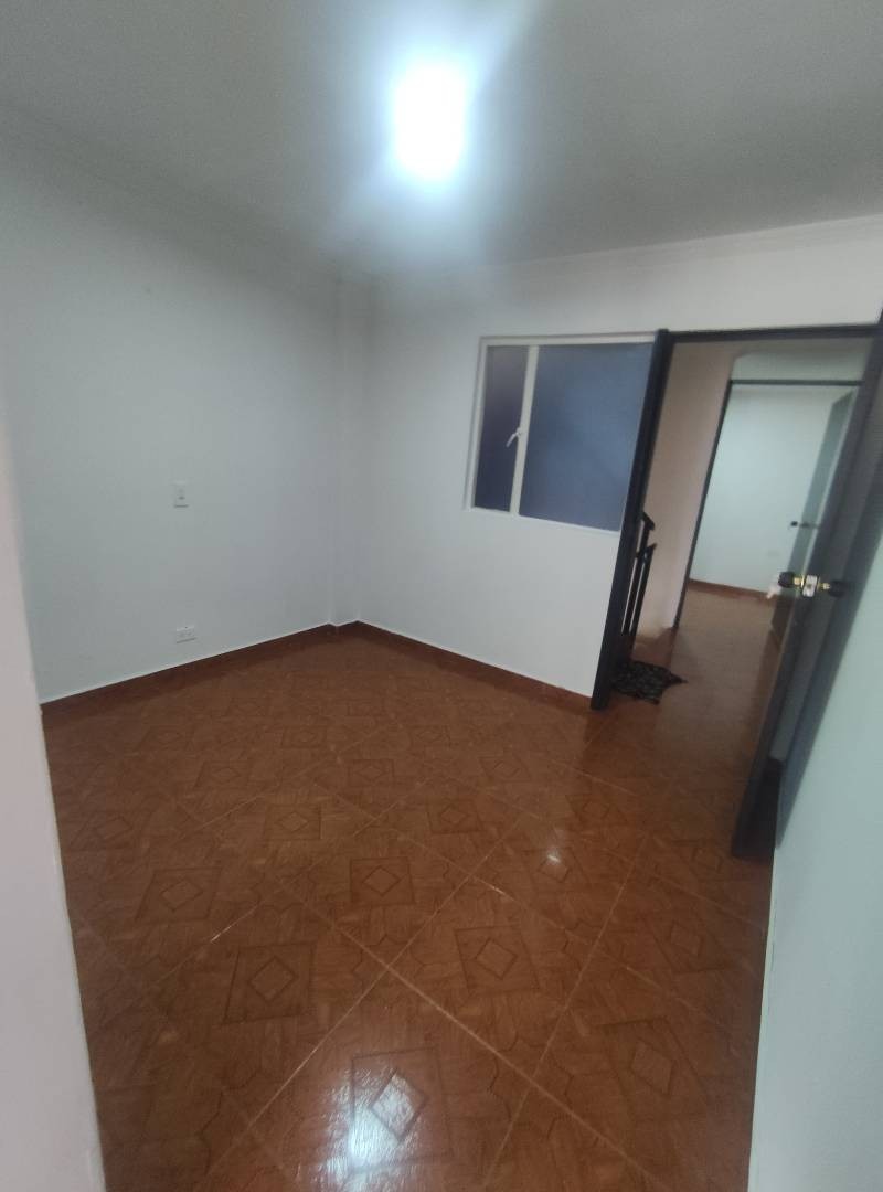 Casa en venta en El Carmelo, Bogotá · foto 9 de 17