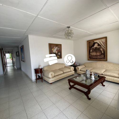 Casa de 5 alcobas en venta en Los Jobos, Barranquilla, 300 m² · foto 5 de 12