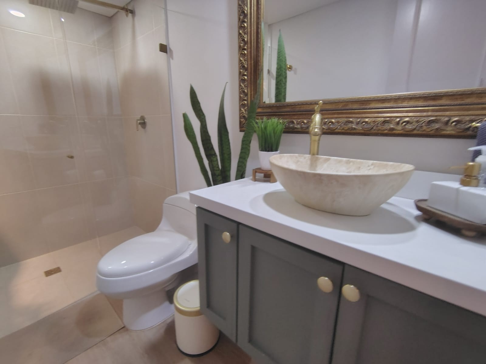 Apartamento en arriendo en Laureles, Medellín · foto 15 de 16