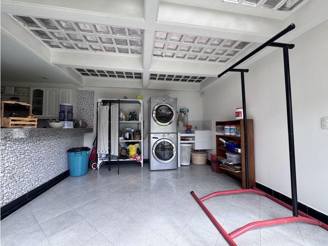 Casa de 4 alcobas en venta en Ilarco, Bogotá, 270 m² · foto 21 de 24