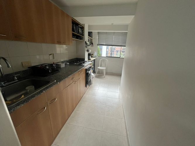 Apartamento de 2 alcobas en arriendo en Los Balsos, Medellín, 100 m² · foto 3 de 11