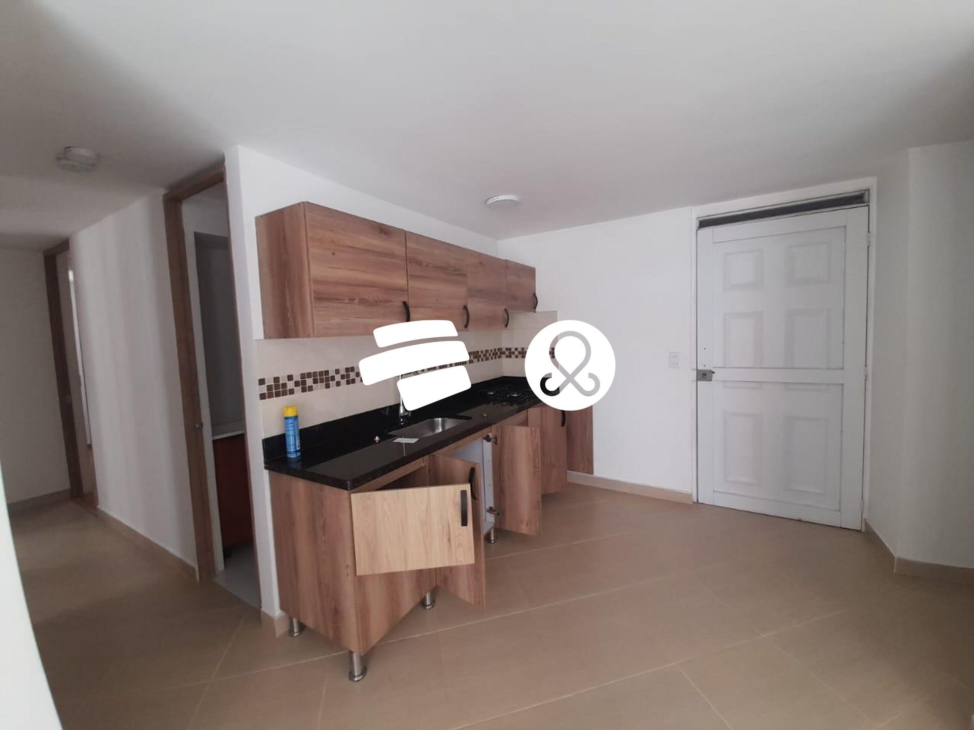 Apartamento en venta en Zona Industrial No. 1, Itagüí · foto 2 de 8