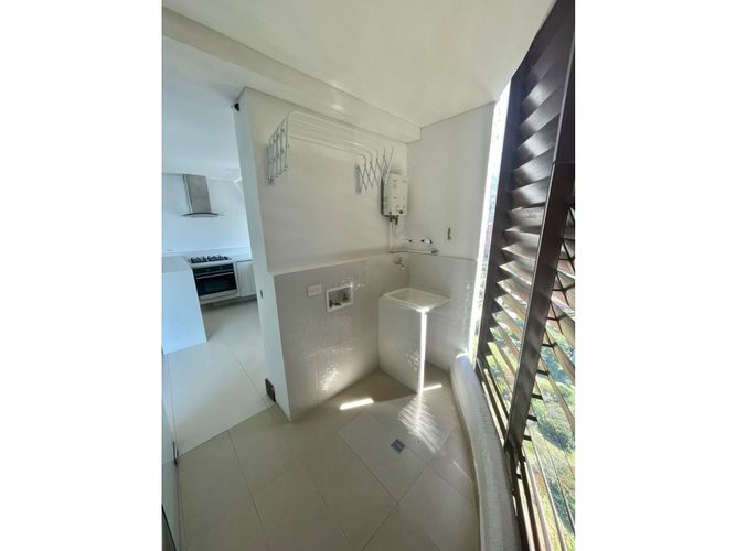 Apartamento de 3 alcobas en venta en Las Lomitas, Sabaneta, 100 m² · foto 11 de 14