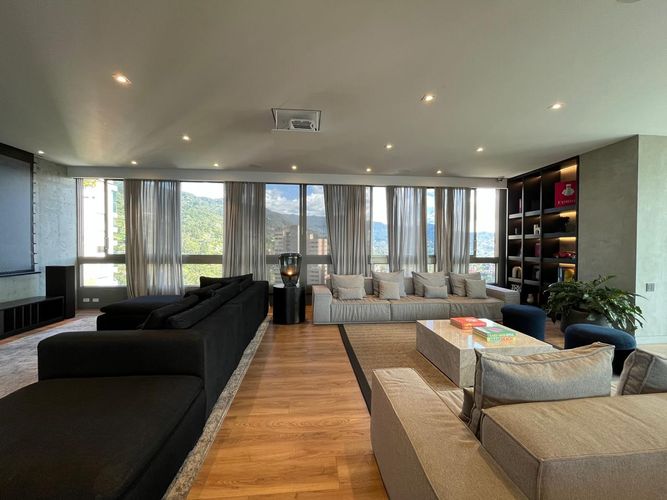 Apartamento de 3 alcobas en venta en El Poblado, Medellín, 406 m² · foto 17 de 20