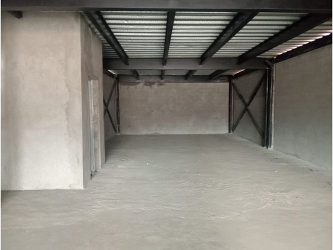 Bodega en arriendo en La Milagrosa, Medellín, 160 m² · foto 2 de 6