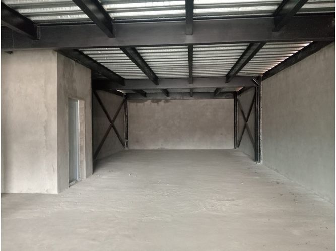 Bodega en arriendo en La Milagrosa, Medellín, 160 m² · foto 3 de 6