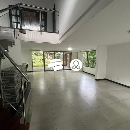Casa en venta en Zona Centro, Envigado · foto 2 de 12