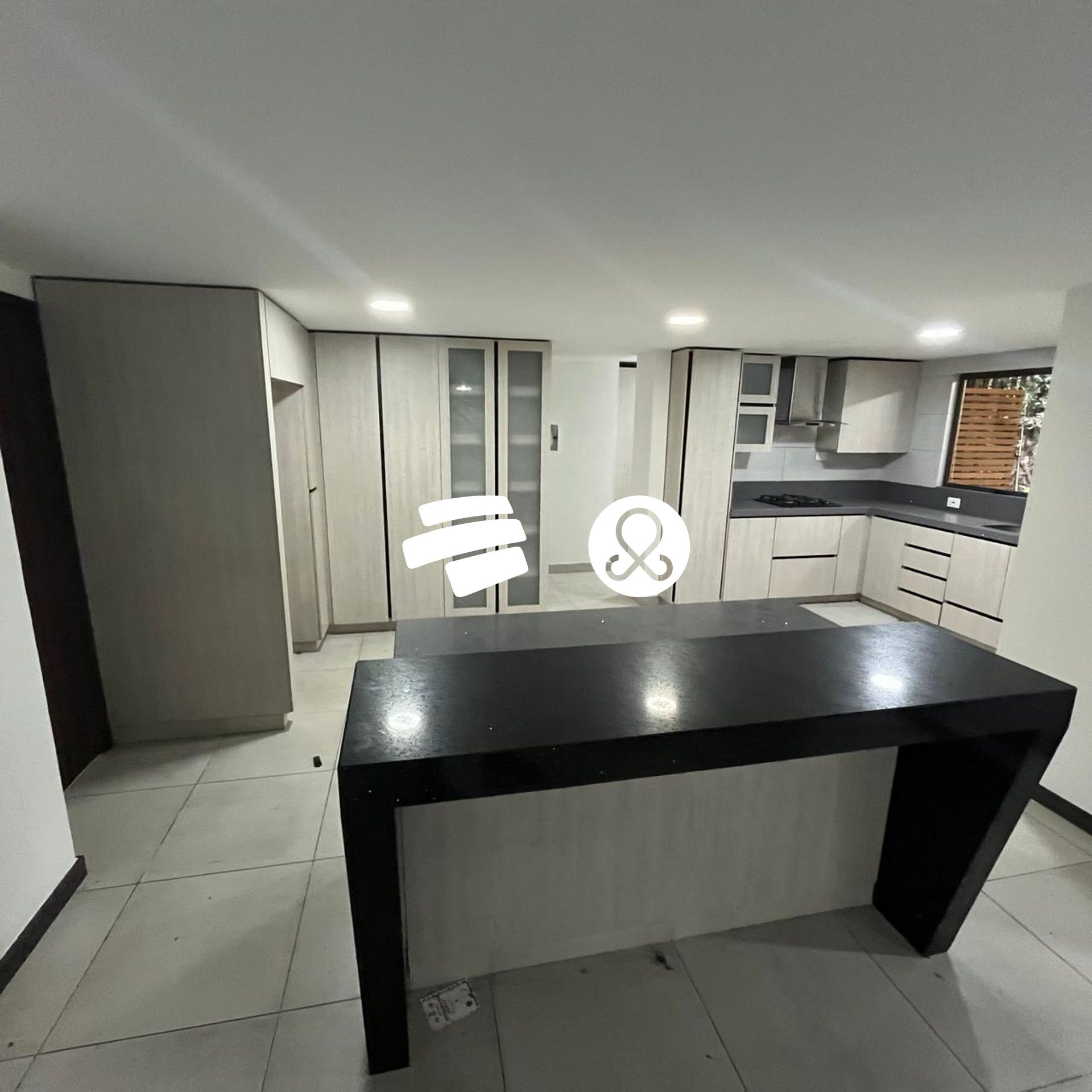 Casa en venta en Zona Centro, Envigado · foto 3 de 12