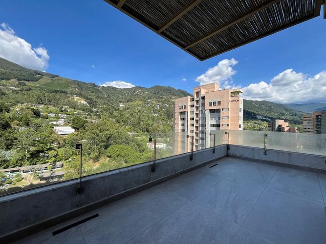 Apartamento de 3 alcobas en venta en El Poblado, Medellín, 406 m² · foto 20 de 20