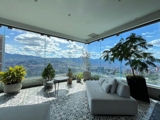 Apartamento de 3 alcobas en venta en El Poblado, Medellín, 406 m² · foto 19 de 20