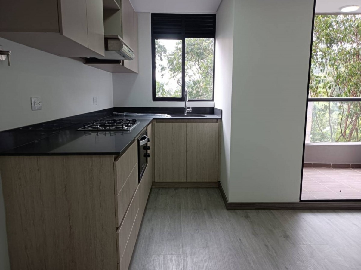 Apartamento en arriendo en Las Palmas, Medellín · foto 3 de 17