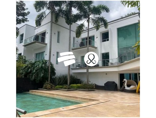 Casa de 4 alcobas en venta en El Poblado, Medellín · foto 2 de 10