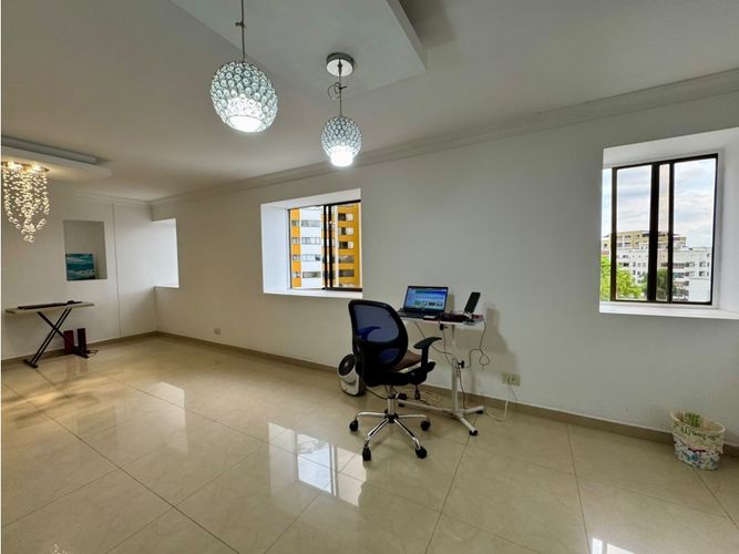 Apartamento de 3 alcobas en venta en Tequendama, Cali, 153 m² · foto 2 de 11