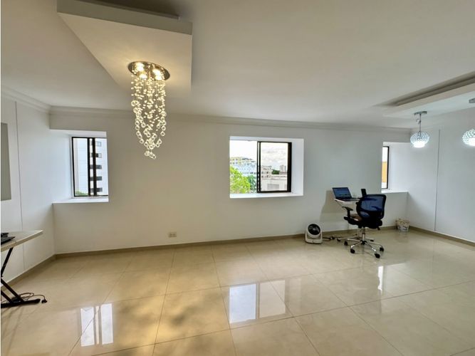 Apartamento de 3 alcobas en venta en Tequendama, Cali, 153 m² · foto 3 de 11