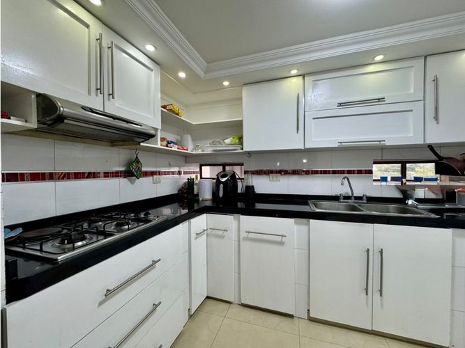 Apartamento de 3 alcobas en venta en Tequendama, Cali, 153 m² · foto 5 de 11