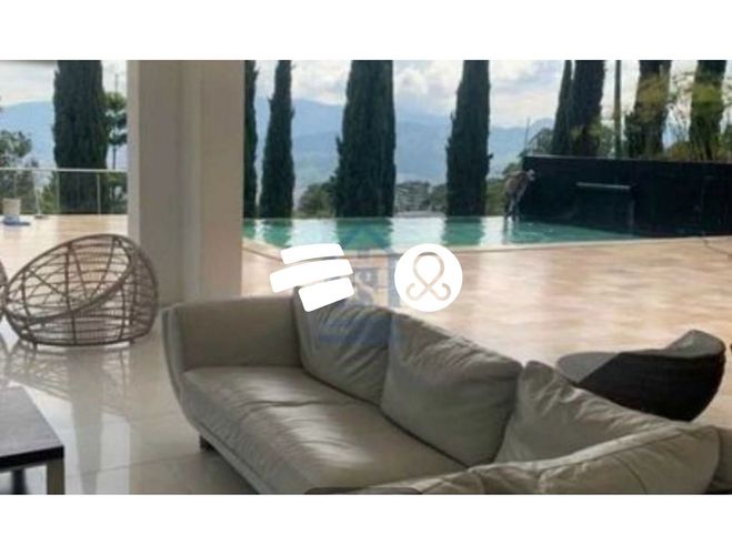 Casa de 4 alcobas en venta en El Poblado, Medellín · foto 9 de 10