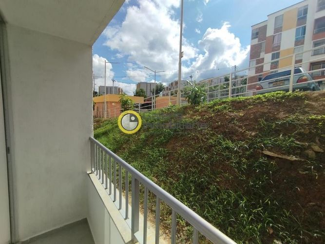 Apartamento de 3 alcobas en venta en Carrizal Campestre, Girón, 63 m² · foto 3 de 22
