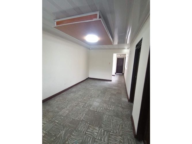 Casa de 7 alcobas en venta en Las Delicias, Cali, 240 m² · foto 5 de 15