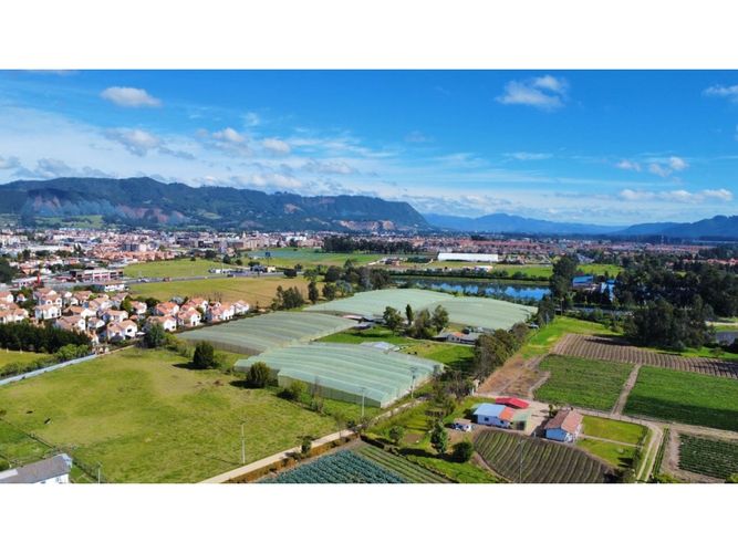 Lote en venta en Calahorra, Cajicá, 42578 m² · foto 4 de 4