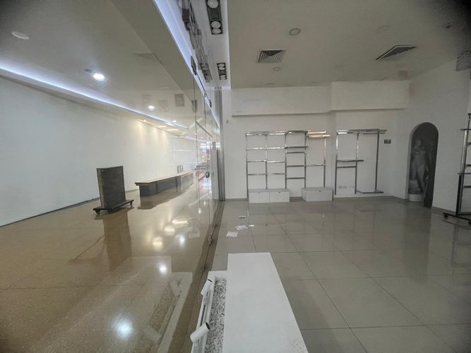 Local en arriendo en El Poblado, Medellín, 63 m² · foto 4 de 8