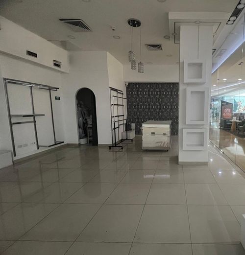 Local en arriendo en El Poblado, Medellín, 63 m² · foto 7 de 8