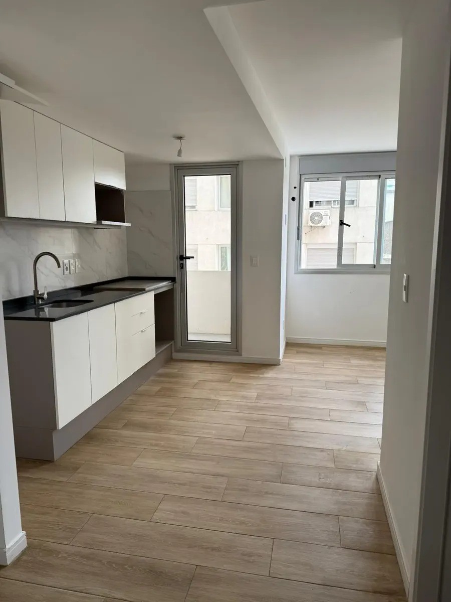 APARTAMENTO A ESTRENAR EN ALQUILER, 1 DORMITORIO CON PATIO, EN CORDÓN. · Foto 1