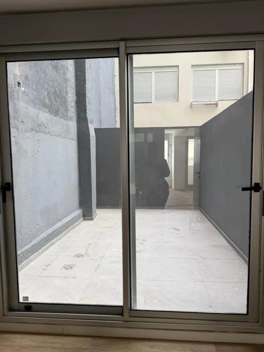 APARTAMENTO A ESTRENAR EN ALQUILER, 1 DORMITORIO CON PATIO, EN CORDÓN. · Foto 7
