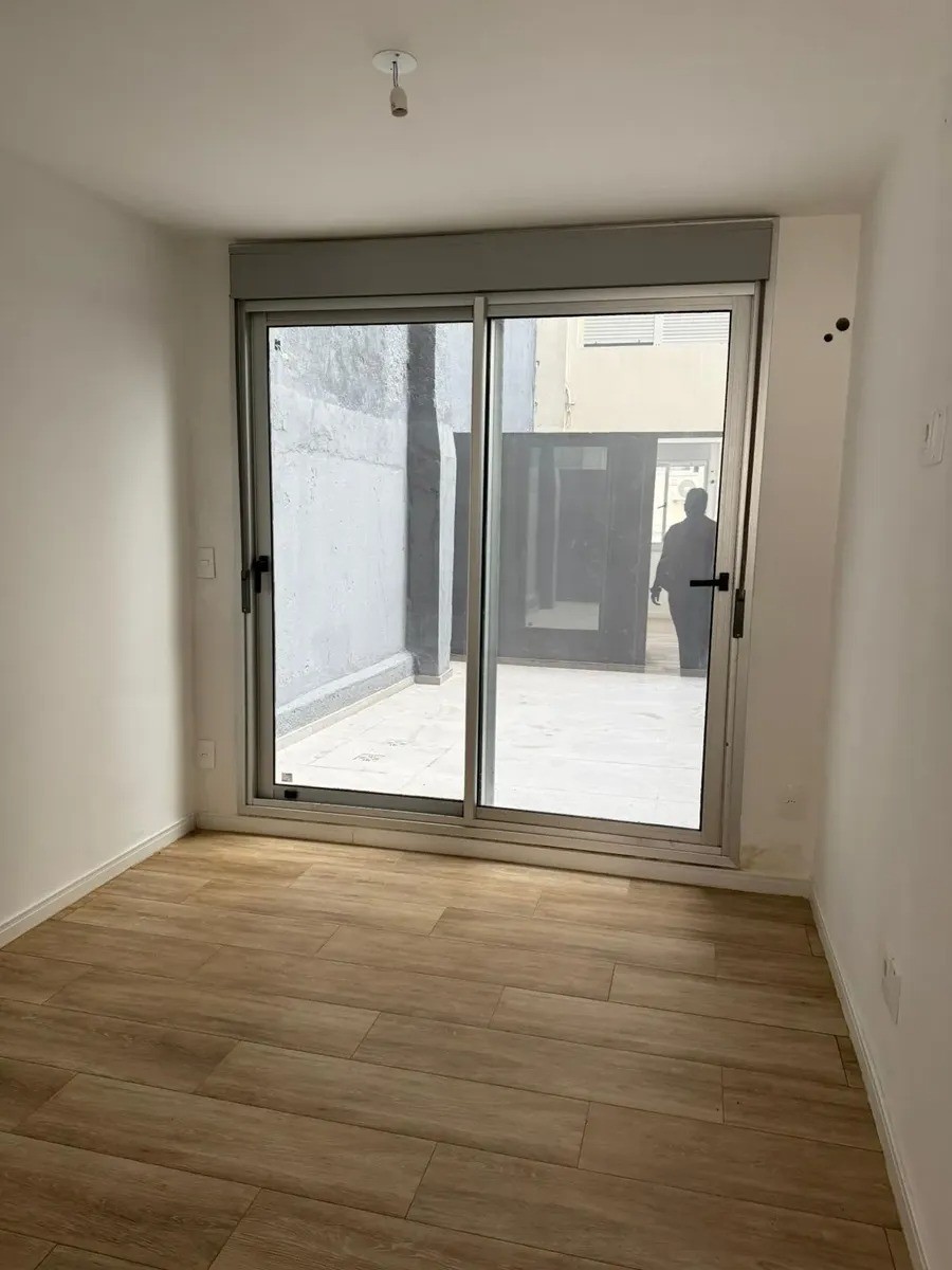 APARTAMENTO A ESTRENAR EN ALQUILER, 1 DORMITORIO CON PATIO, EN CORDÓN. · Foto 8