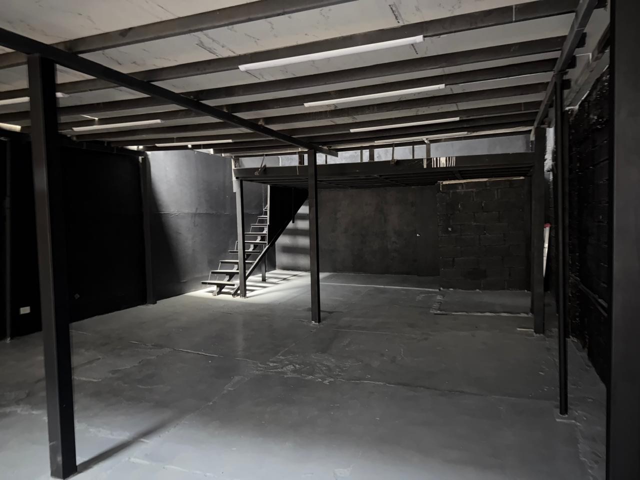 Warehouse for sale in Belén, Medellín 5